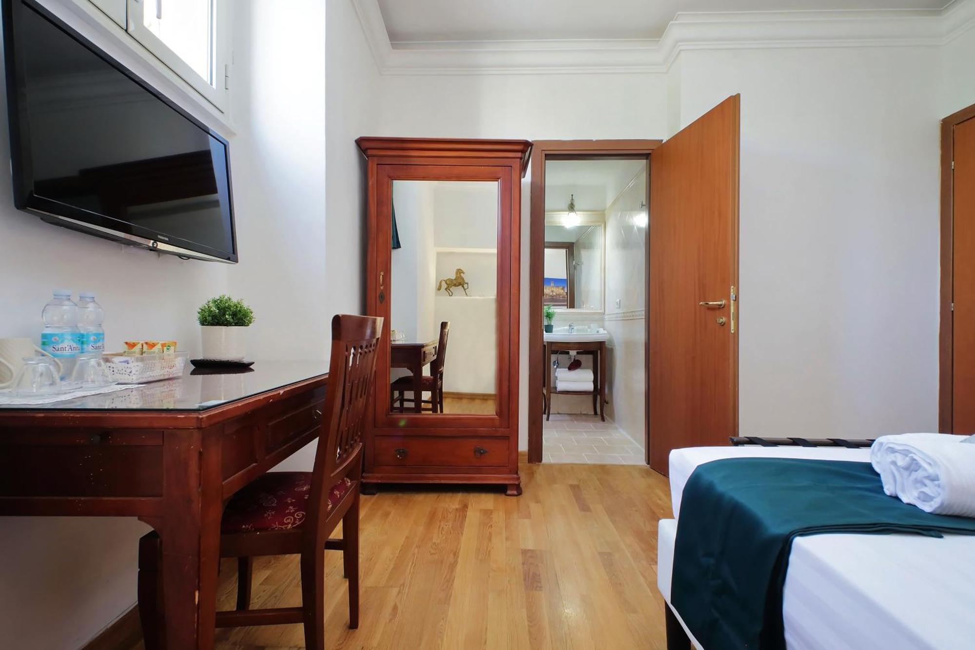 Romulus Rooms Екстериор снимка